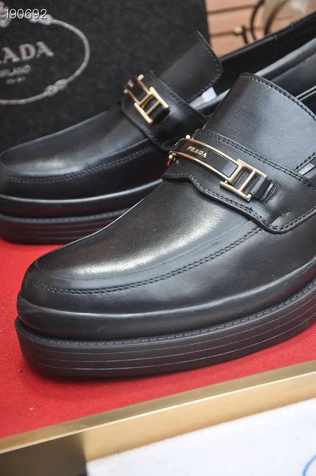 Prada Mocassin Noir Or Cuir Semelle Plateforme Mocassin 4
