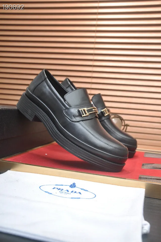 Prada Mocassin Noir Or Cuir Semelle Plateforme Mocassin 8