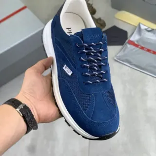 Prada 海军白麂皮与网面鞋面 对比中底 生活方式运动鞋