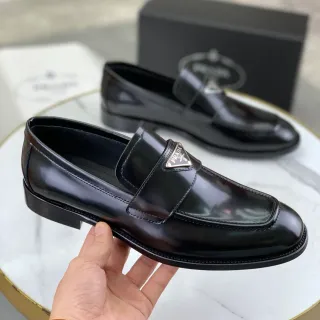 Prada Penny Loafer Negro Cuero Logo Triángulo
