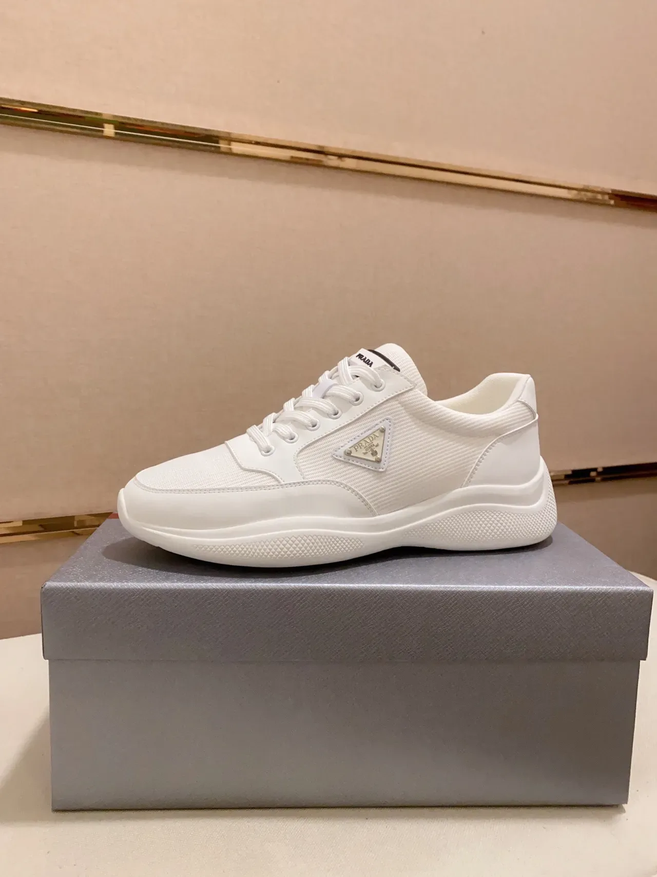 Prada Blanc Noir Low-Top Maille et Cuir Sneakers Lifestyle 2