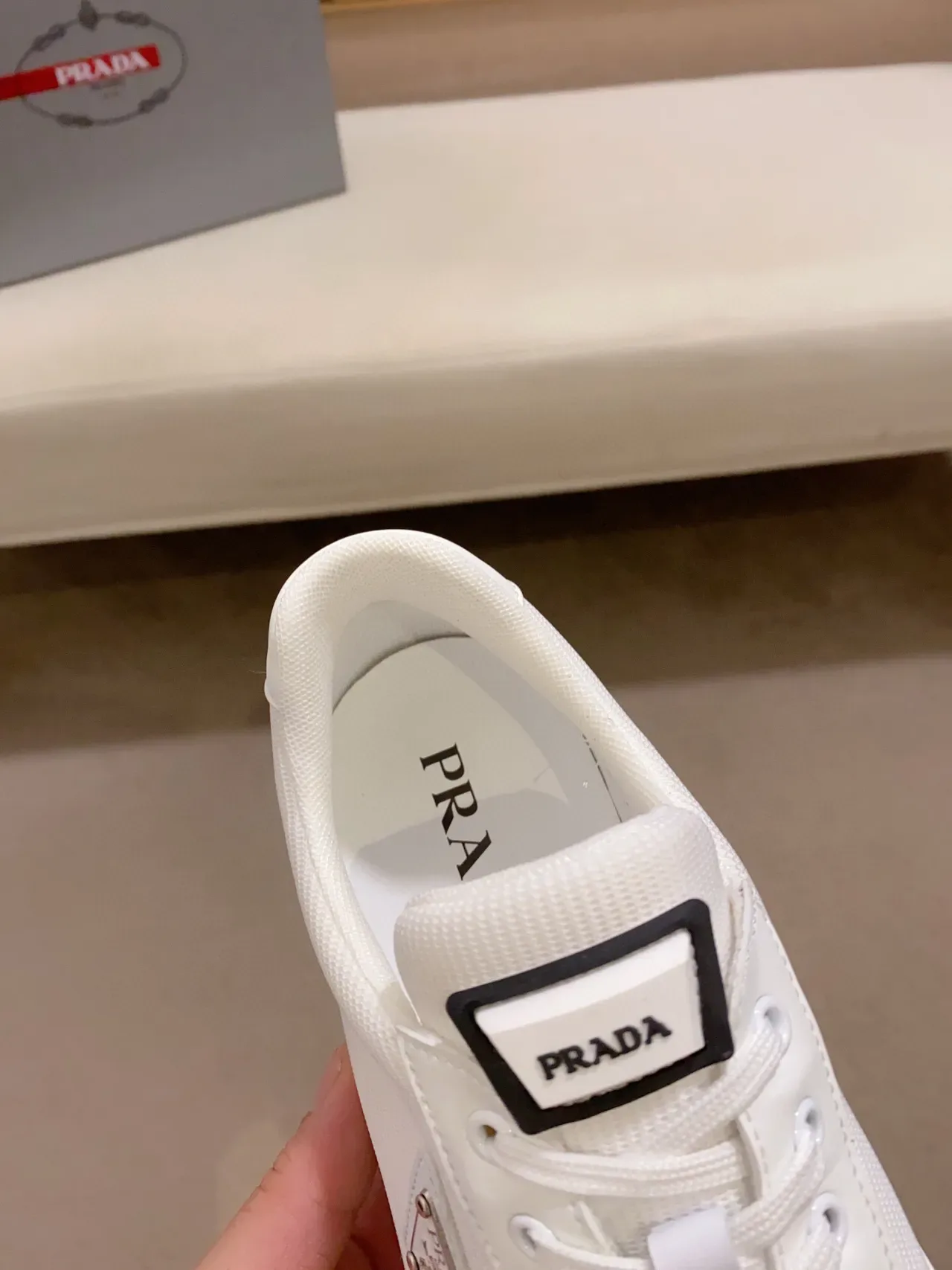 Prada Blanc Noir Low-Top Maille et Cuir Sneakers Lifestyle 6