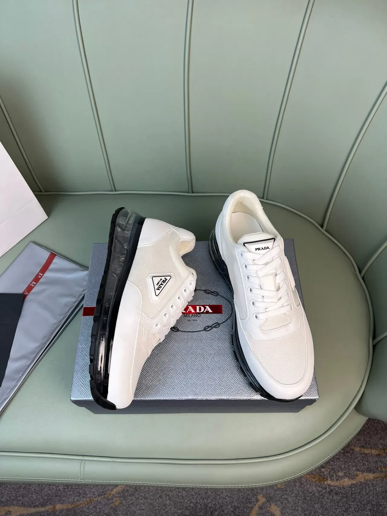 Prada Tênis Branco Preto Low-Top com Upper de Têxtil Estilo de Vida 4