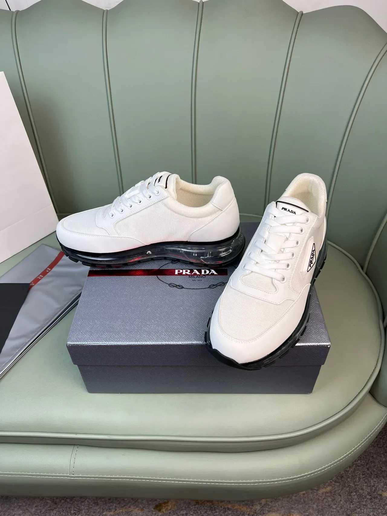 Prada Tênis Branco Preto Low-Top com Upper de Têxtil Estilo de Vida 7