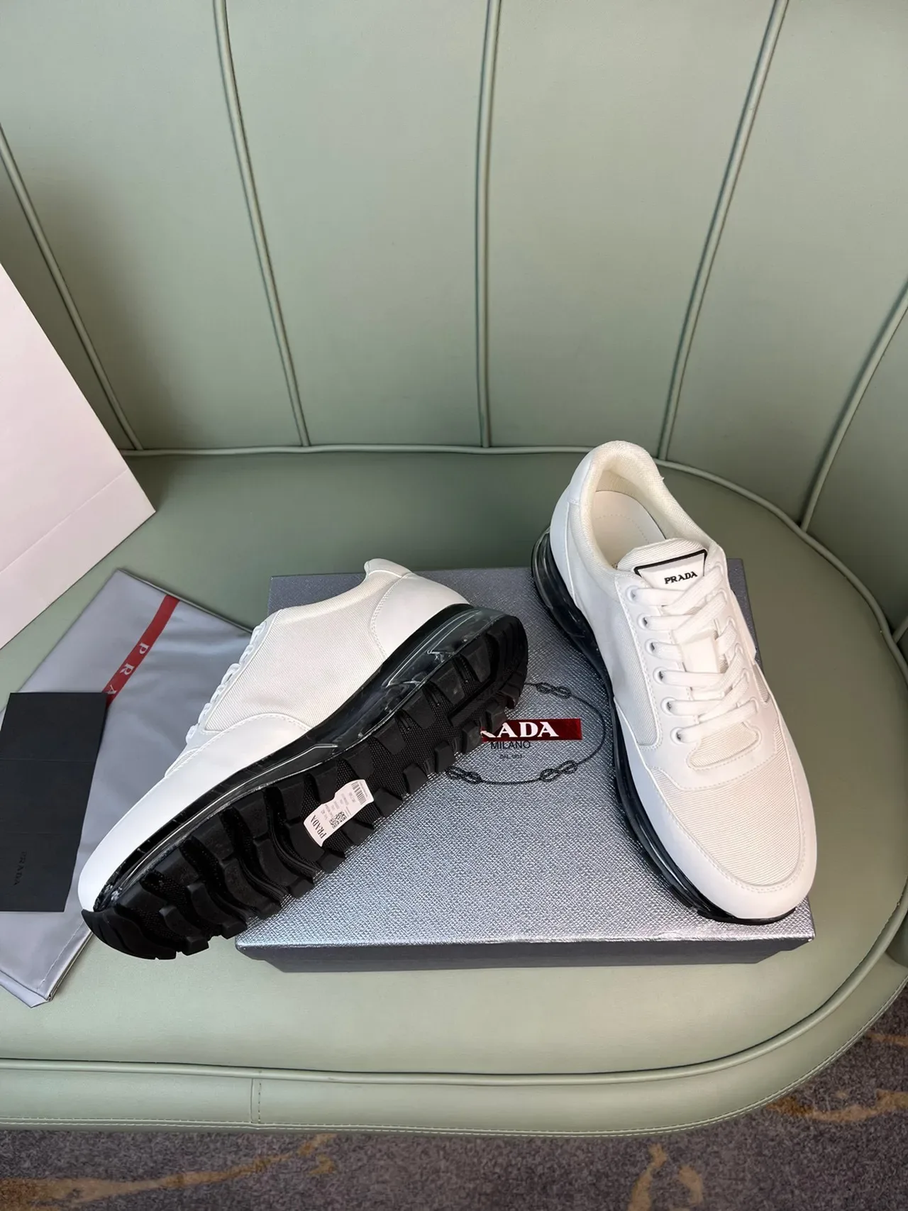 Prada Tênis Branco Preto Low-Top com Upper de Têxtil Estilo de Vida 8