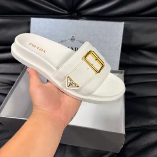 Prada 白金 皮革 扣环 拖鞋