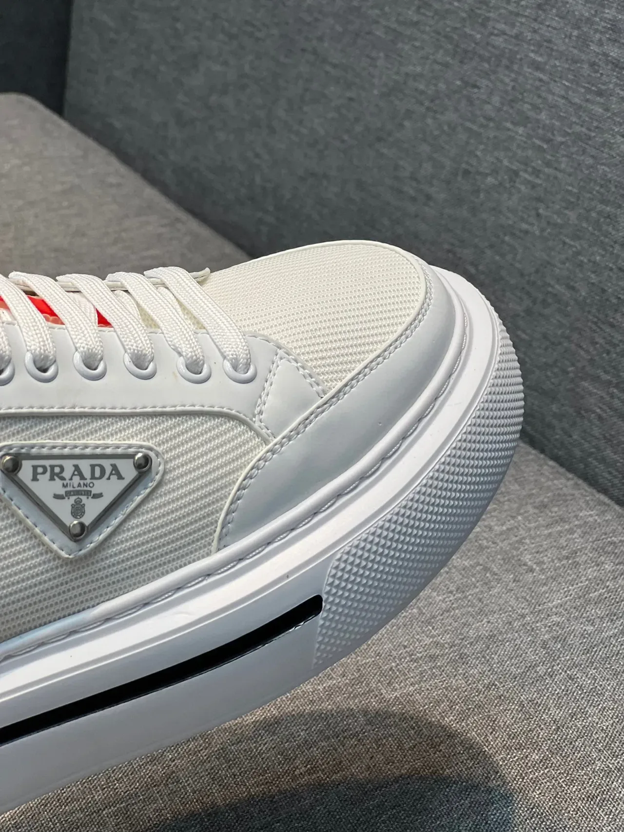 Prada 白色红色 低帮平台 纺织-皮革混合面料 生活方式运动鞋 3