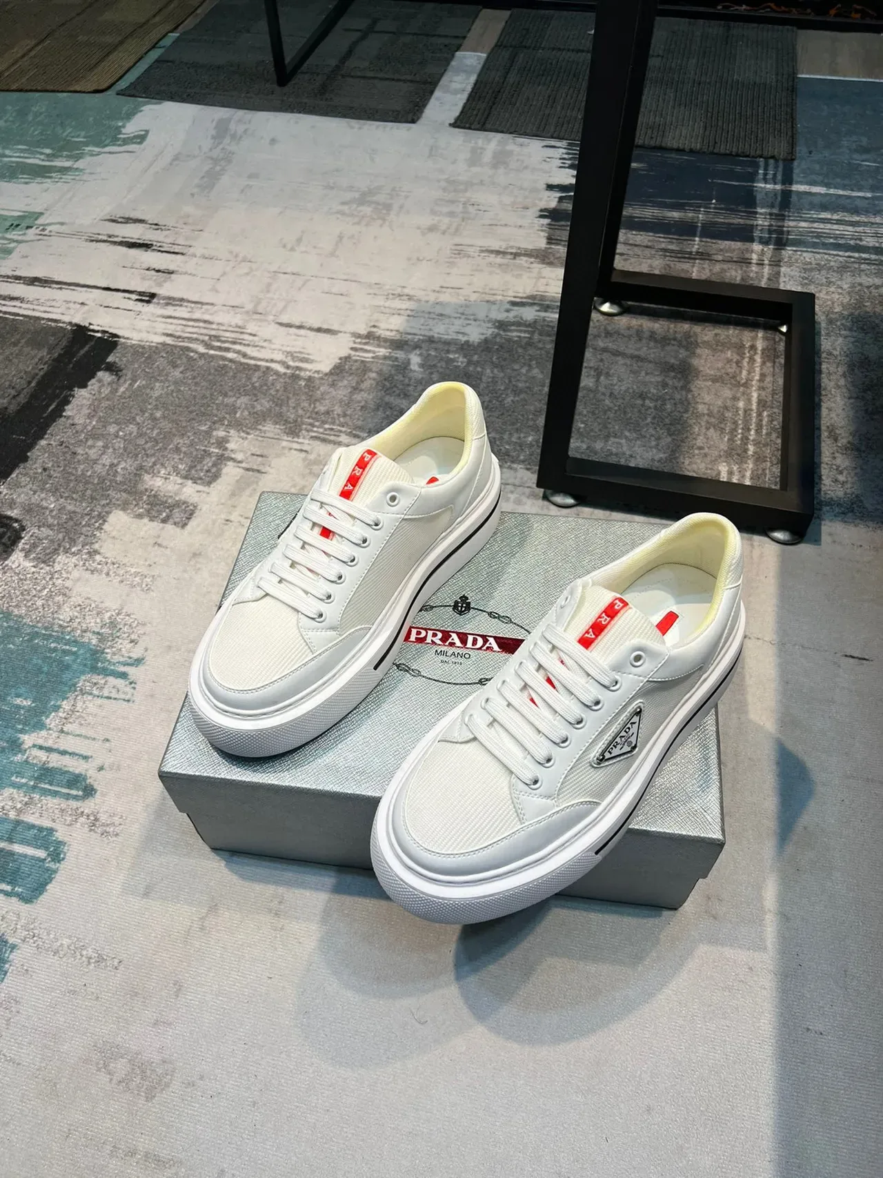 Prada 白色红色 低帮平台 纺织-皮革混合面料 生活方式运动鞋 6