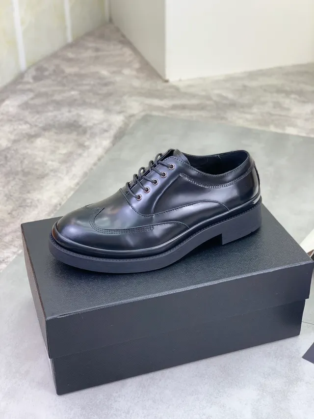 Prada brogue à ailette plateforme semelle noire brogue 4