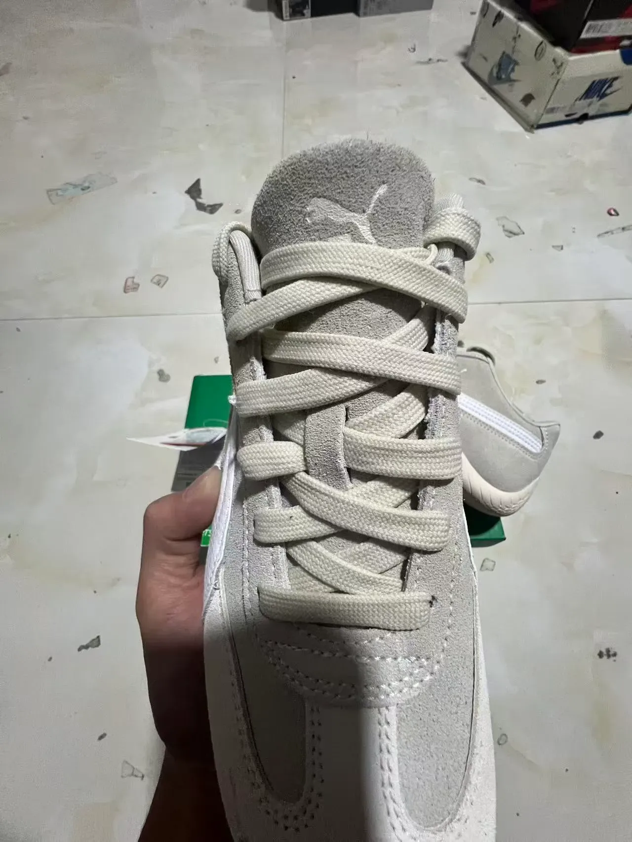 Sneakers Lifestyle Puma Speedcat Inspirées Gris et Blanc en Daim 3