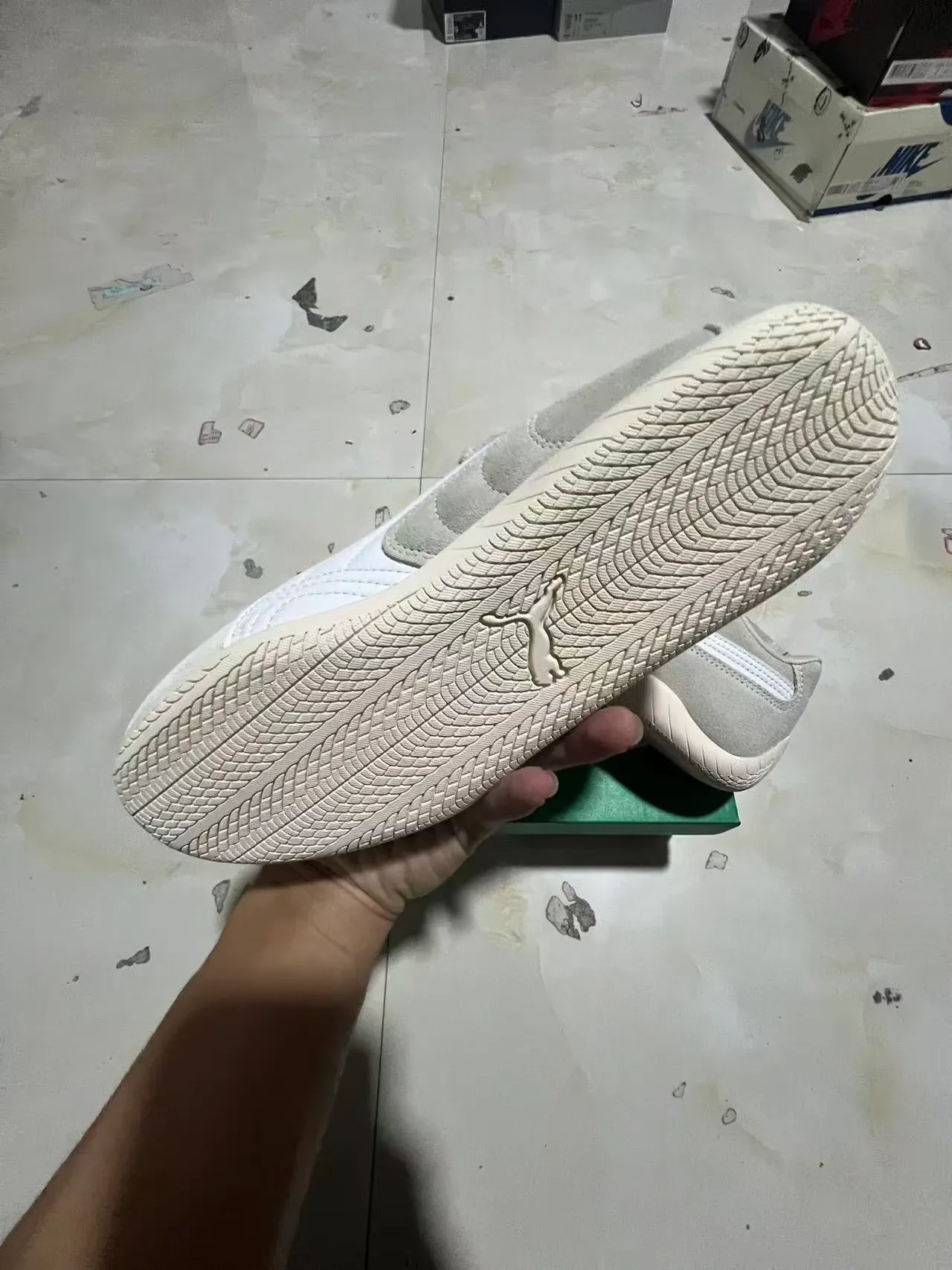 Sneakers Lifestyle Puma Speedcat Inspirées Gris et Blanc en Daim 5