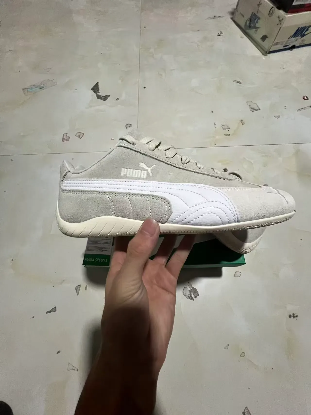 Sneakers Lifestyle Puma Speedcat Inspirées Gris et Blanc en Daim 6