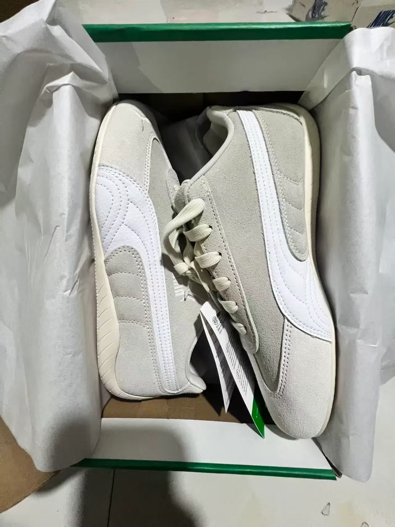 Sneakers Lifestyle Puma Speedcat Inspirées Gris et Blanc en Daim 8