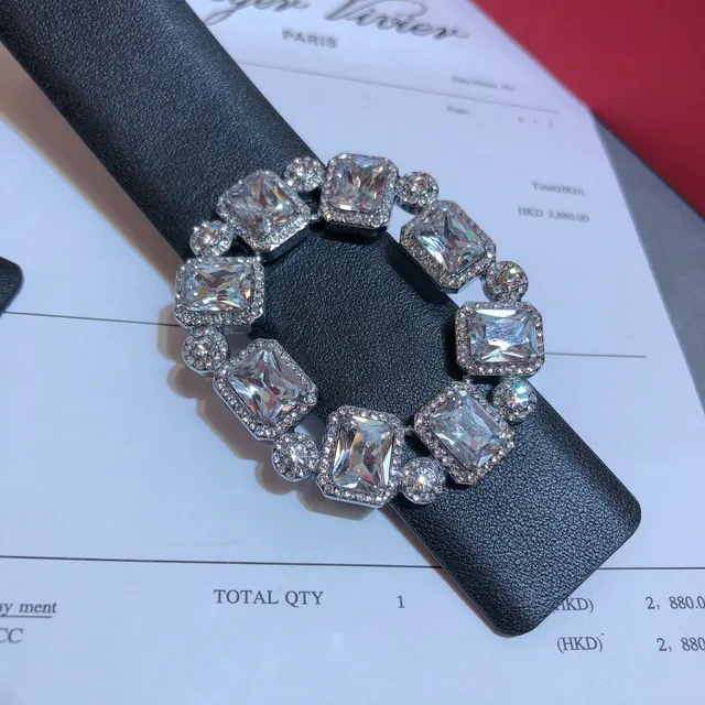 Roger Vivier 水晶镶嵌椭圆扣带黑色银色光滑皮革带 2