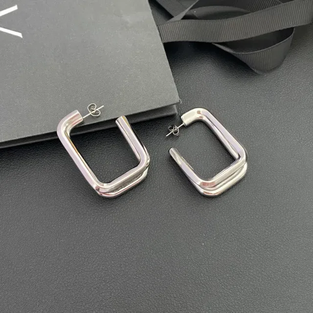 Saint Laurent Boucles d'oreilles rectangulaires à double couche 8