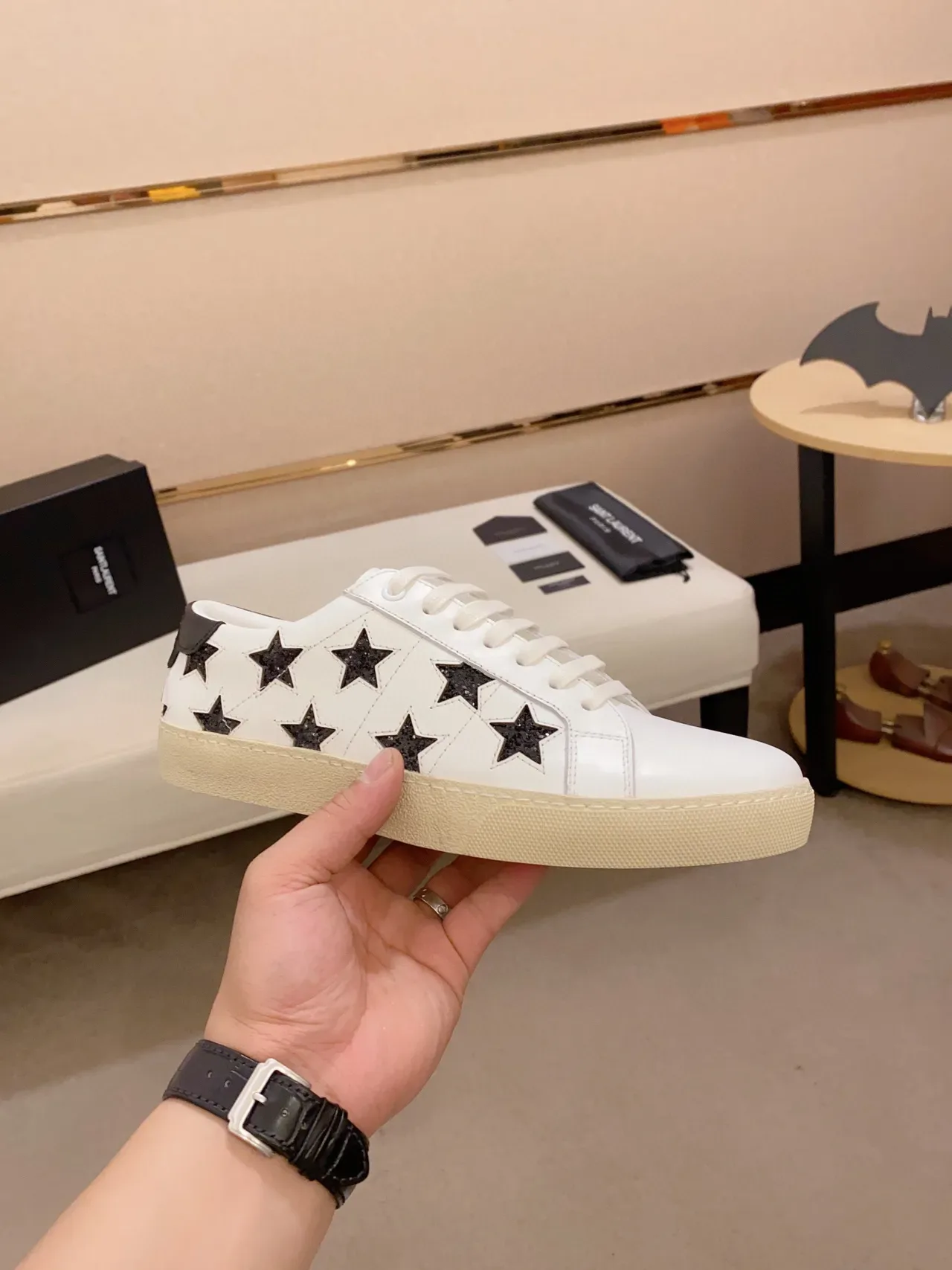 Saint Laurent Kate Sneaker 白色黑色皮革闪光星穿孔生活方式运动鞋 8