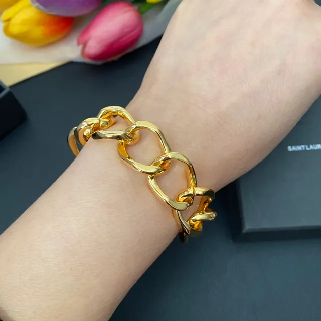 Saint Laurent Loulou मोटा अंडाकार लिंक वाला सोने का कंगन 2