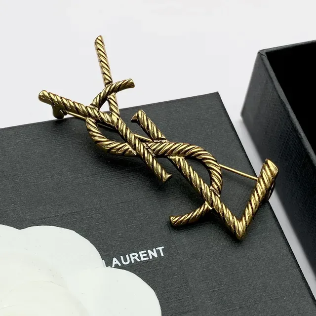 Broche Saint Laurent Monogram Rope doré 5
