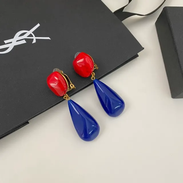 Saint Laurent लाल नीली रेजिन ड्रॉप टू-टोन ईयररिंग्स 9