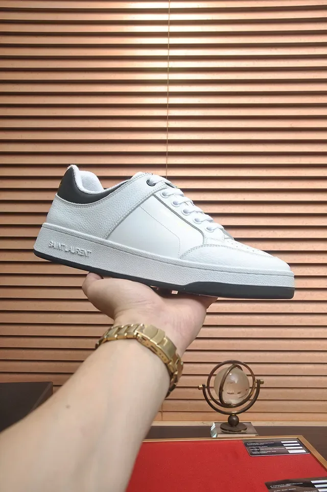 Saint Laurent Zapatillas Lifestyle Blancas Negras de Cuero con Puntera Perforada 2