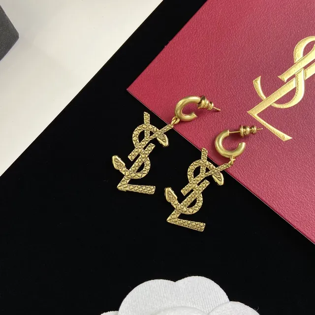 Saint Laurent YSL aretes con monograma texturizado colgantes 4