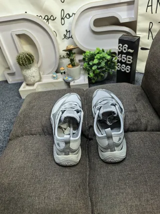 Salomon Plata Beige Malla y Sintético Superior Acabado Metálico Lifestyle Sneakers 8