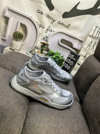 Salomon Plata Beige Malla y Sintético Superior Acabado Metálico Lifestyle Sneakers 9