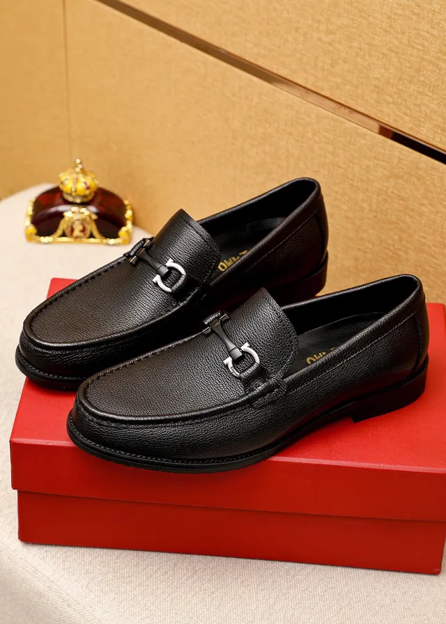 Salvatore Ferragamo Gancini أحذية ليزر أسود جلد بحبيبات مع مفتاح حصان 2
