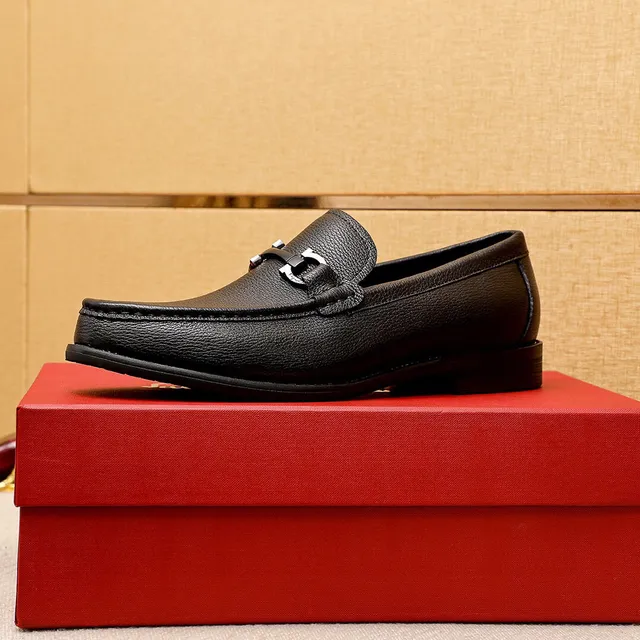 Salvatore Ferragamo Gancini أحذية ليزر أسود جلد بحبيبات مع مفتاح حصان 4