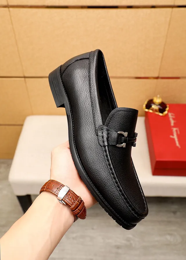 Salvatore Ferragamo Gancini أحذية ليزر أسود جلد بحبيبات مع مفتاح حصان 5