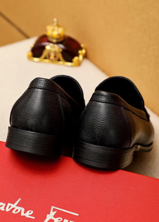 Salvatore Ferragamo Gancini أحذية ليزر أسود جلد بحبيبات مع مفتاح حصان 6
