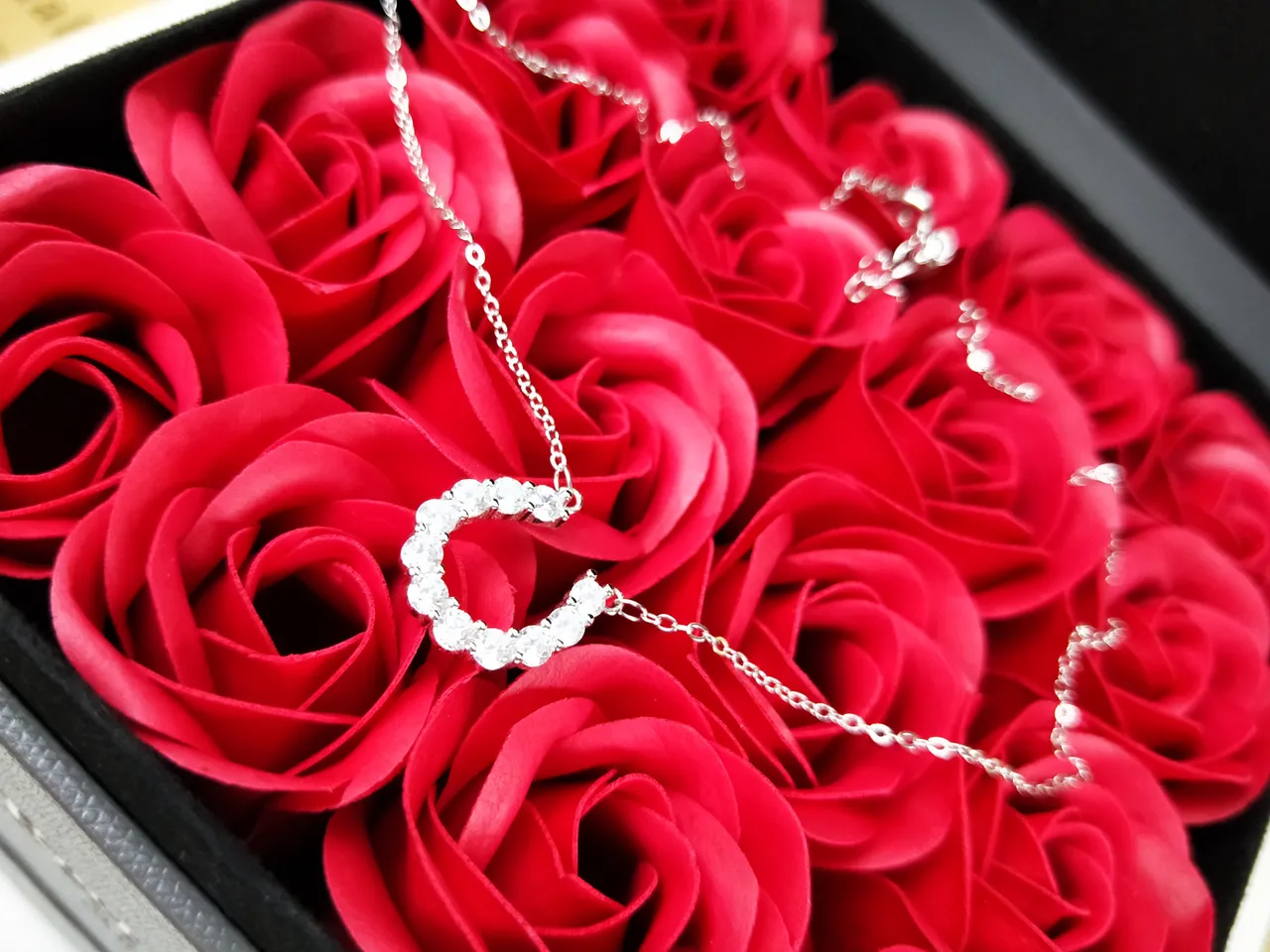 Swarovski क्रिस्टल पवे़ हूप पेंडेंट नेकलस 2