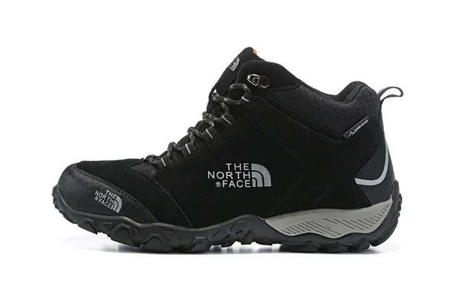 The North Face 黑色中帮徒步靴 7