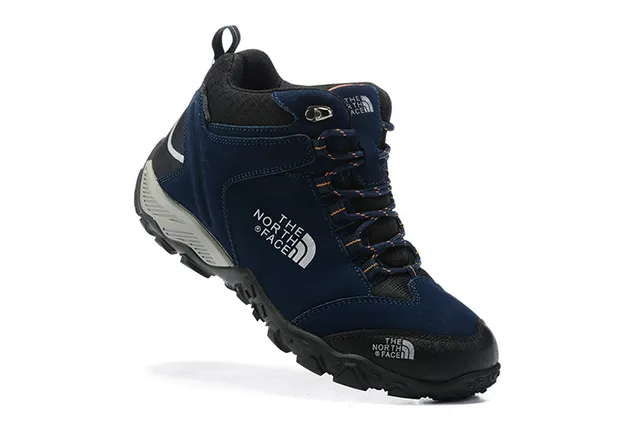 The North Face 黑色中帮徒步靴 9