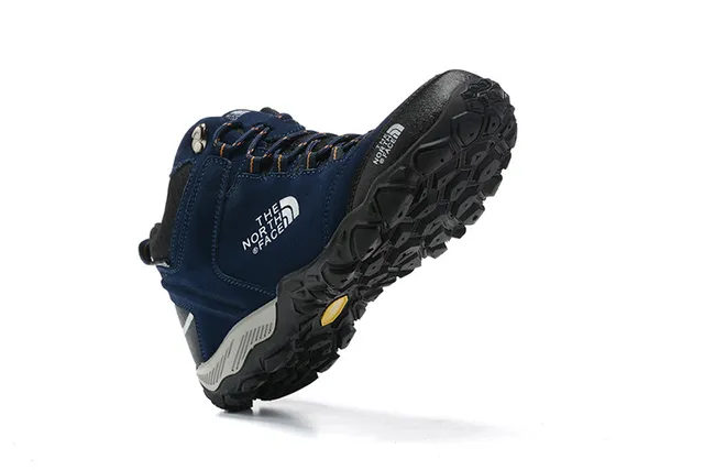 The North Face 黑色中帮徒步靴 10
