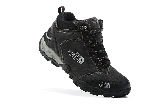 The North Face 黑色中帮徒步靴 16