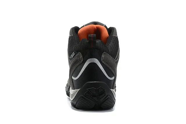 The North Face 黑色中帮徒步靴 18