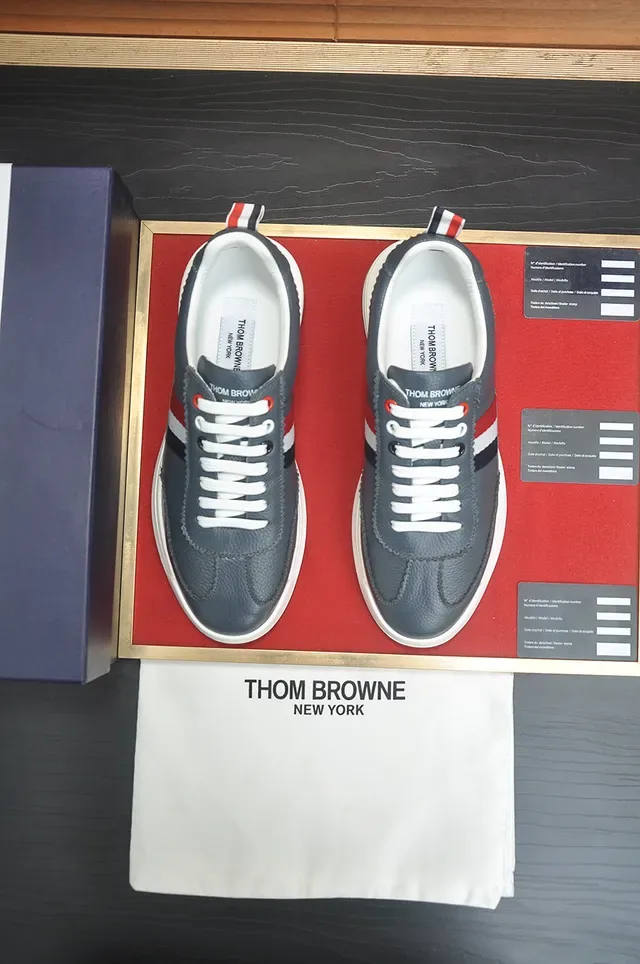 Thom Browne 灰红色皮革鞋面 镂空脚趾帽 生活方式运动鞋 5