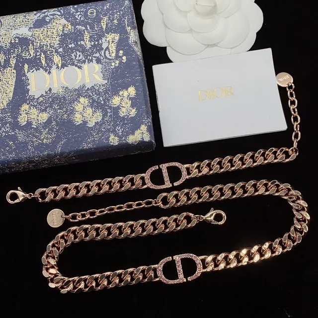 Tiffany & Co. 金色调粉色和透明宝石链接项链 24