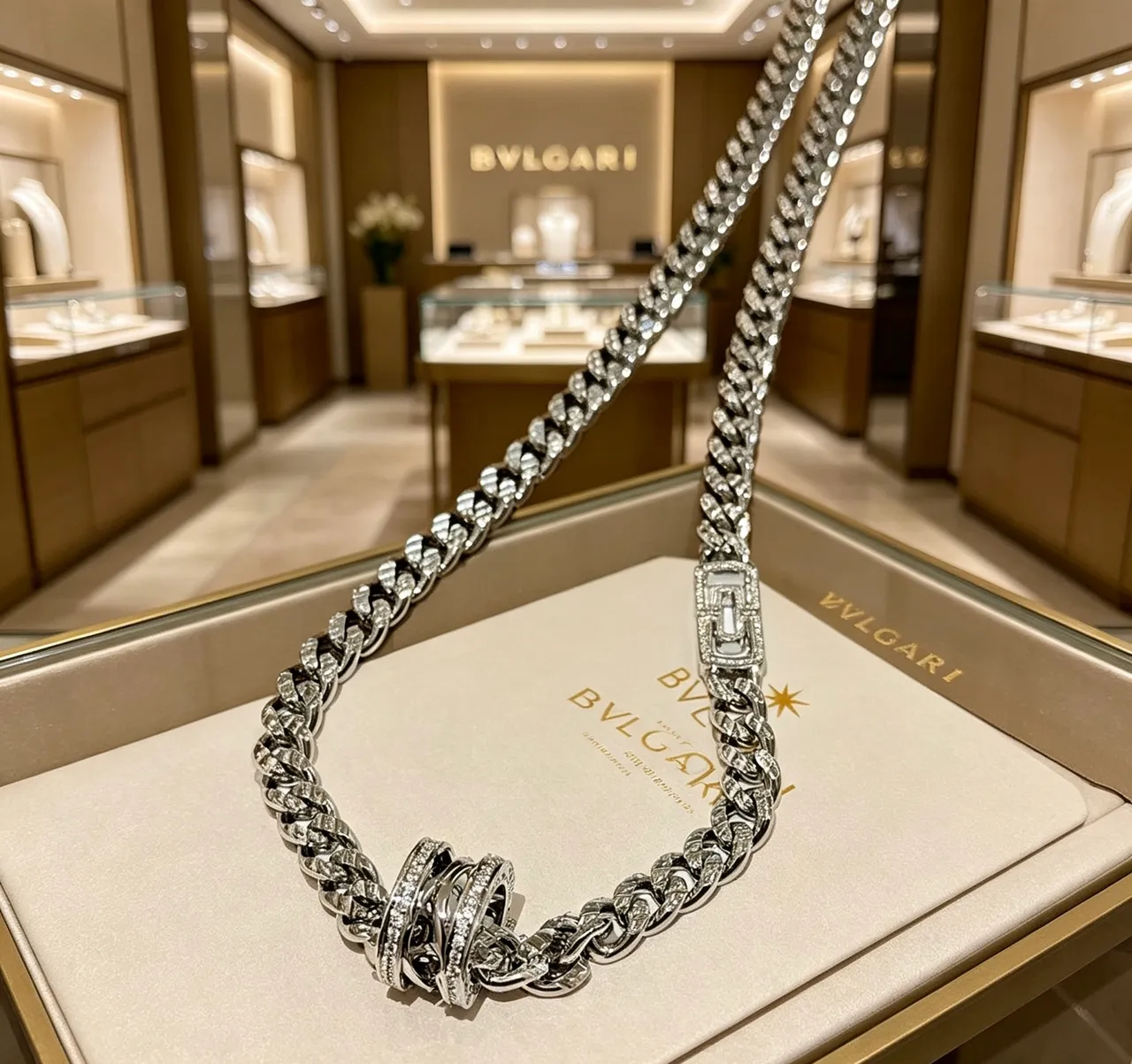 Tiffany & Co. HardWear Pavé ডায়মন্ড Curb-Link নেকলেস 4