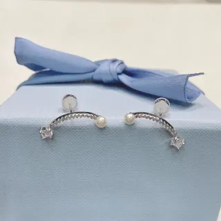 Tiffany & Co. वक्र बार मोती एवं पेव डायमंड कर्णफूल