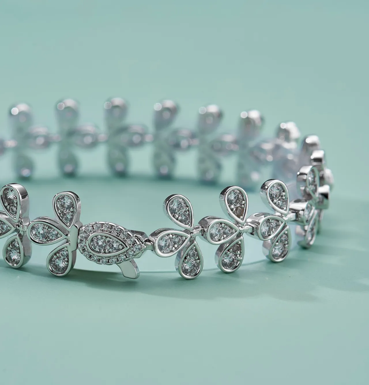 Tiffany & Co. Pulseira de elos com motivo floral Pavé em forma de gota 3