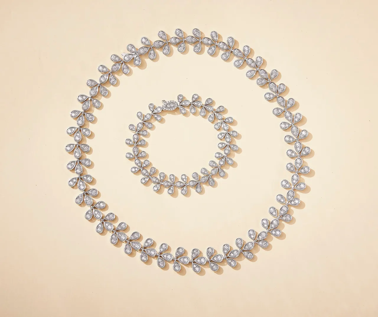 Tiffany & Co. Pulseira de elos com motivo floral Pavé em forma de gota 6