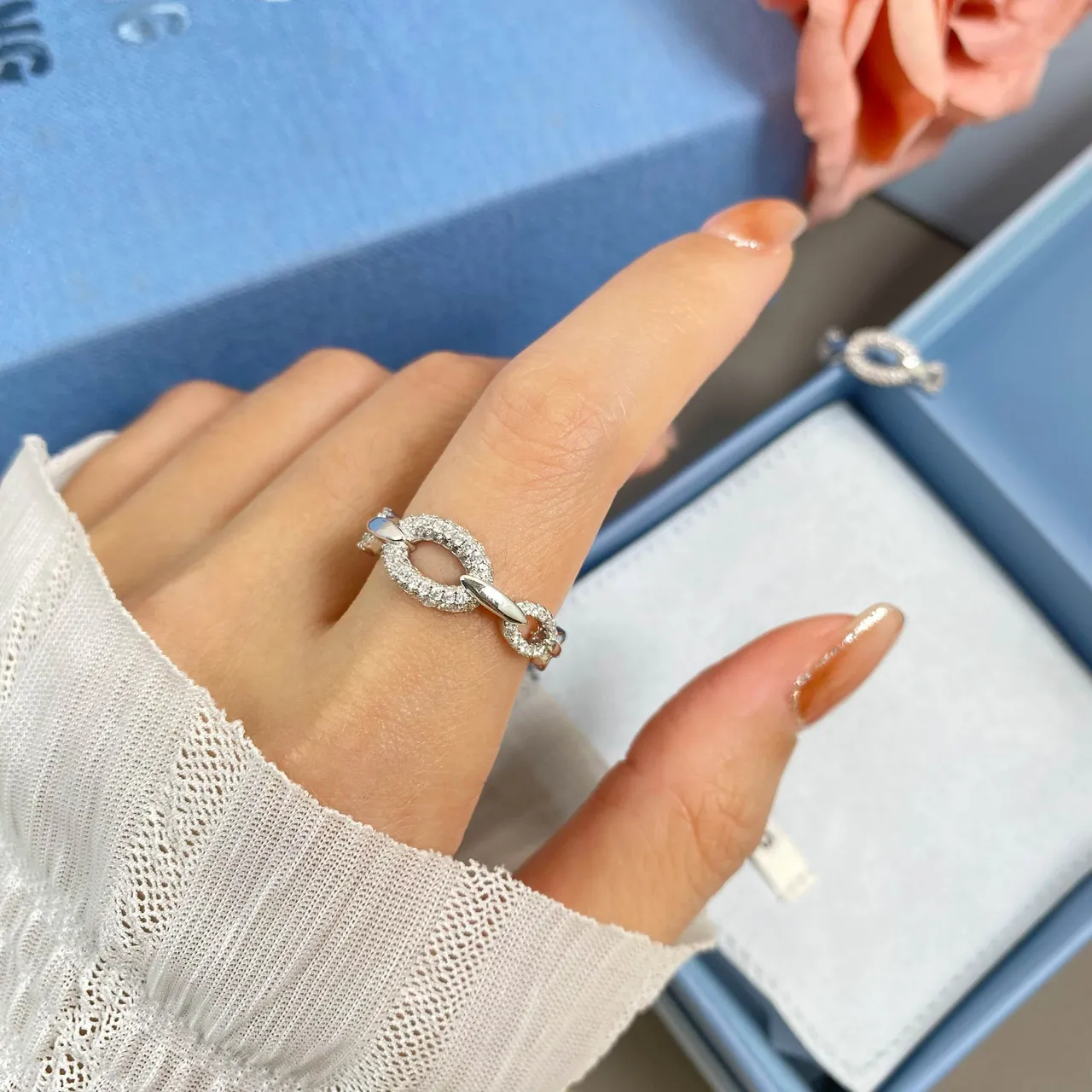 Tiffany & Co. HardWear aros ovales entrelazados pavé diamantes oro bicolor 2
