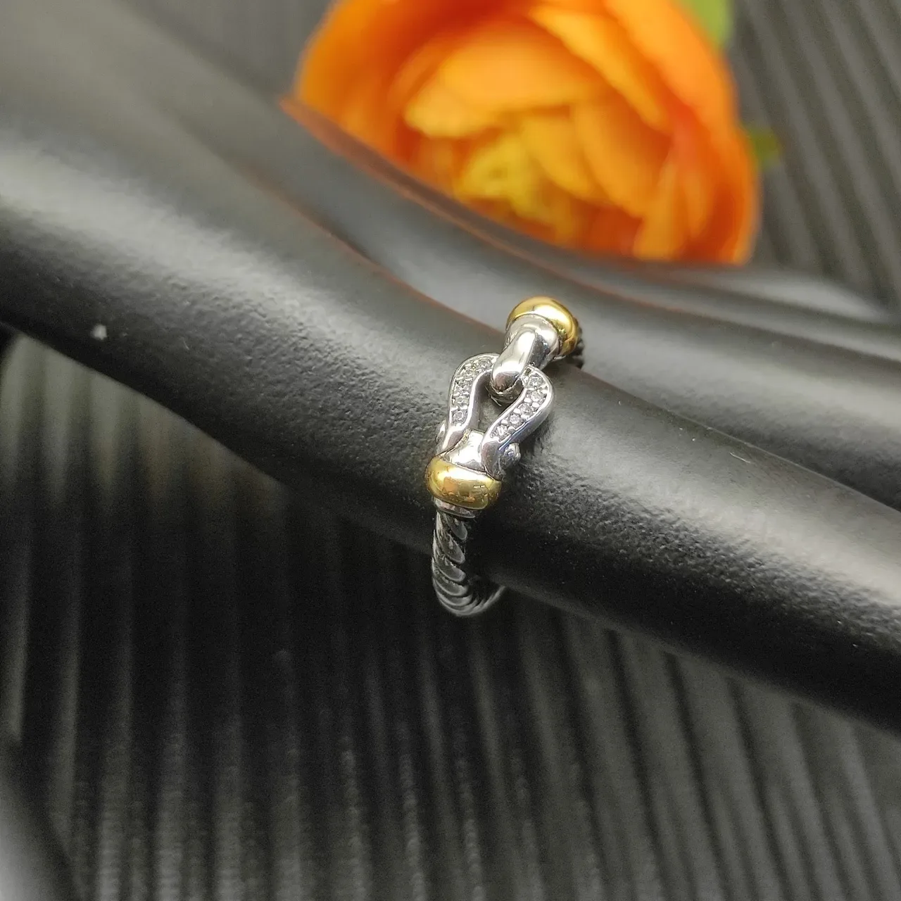 Tiffany & Co. HardWear রুপালি সোনালি দড়ি টুইস্ট ব্যান্ড ডাবল বাকেল মোটিফ আংটি 5