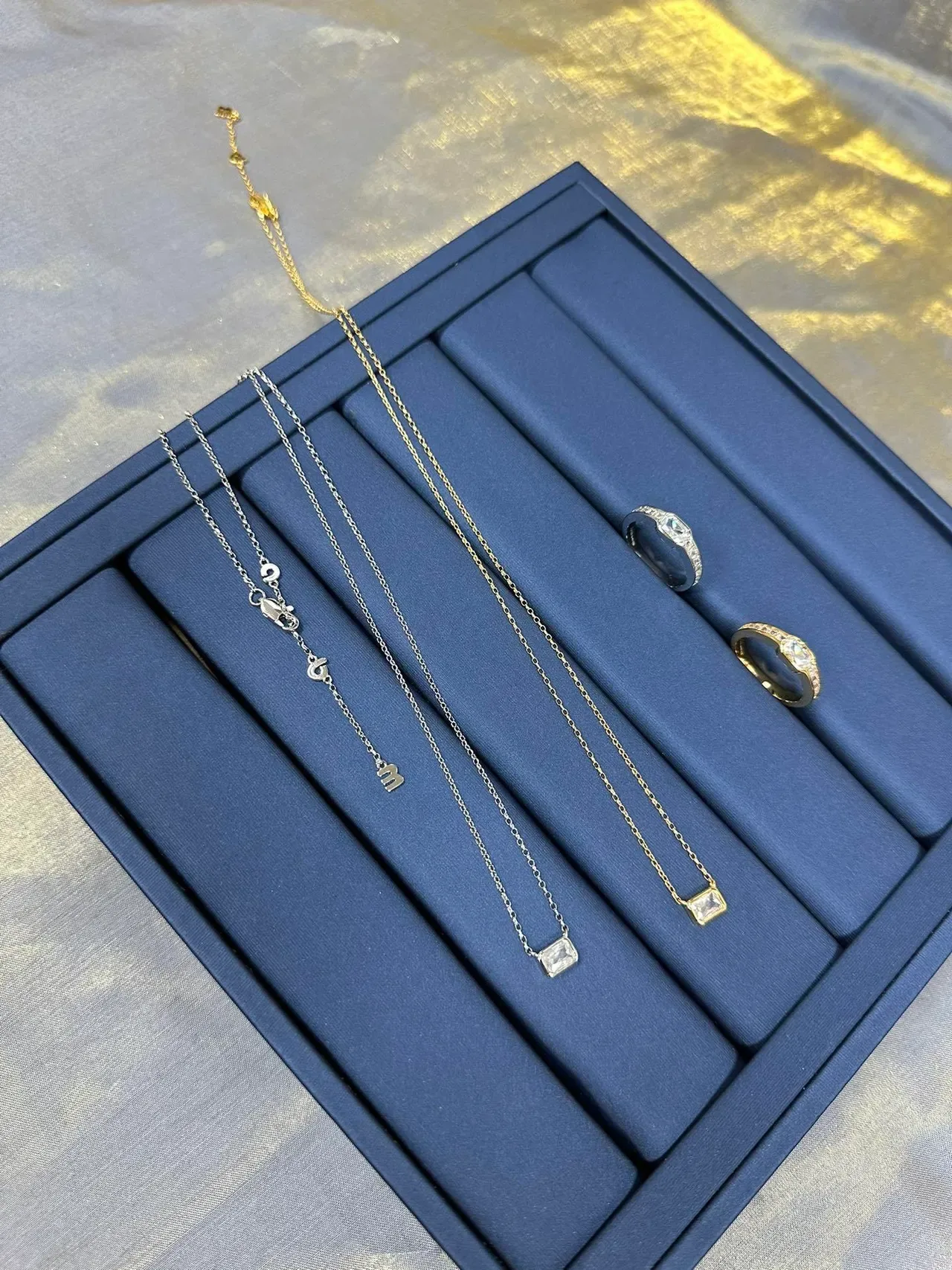 Tiffany & Co. Navy Silver ইমারল্ড-কাট সেন্টার স্টোন ব্যাগুয়েট সাইড স্টোন রিং 5