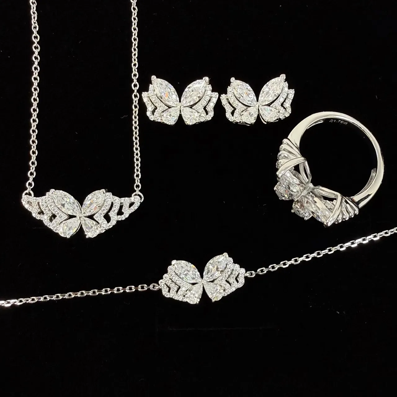 Bracelet Tiffany & Co. argent blanc motif floral pierres taille marquise 3