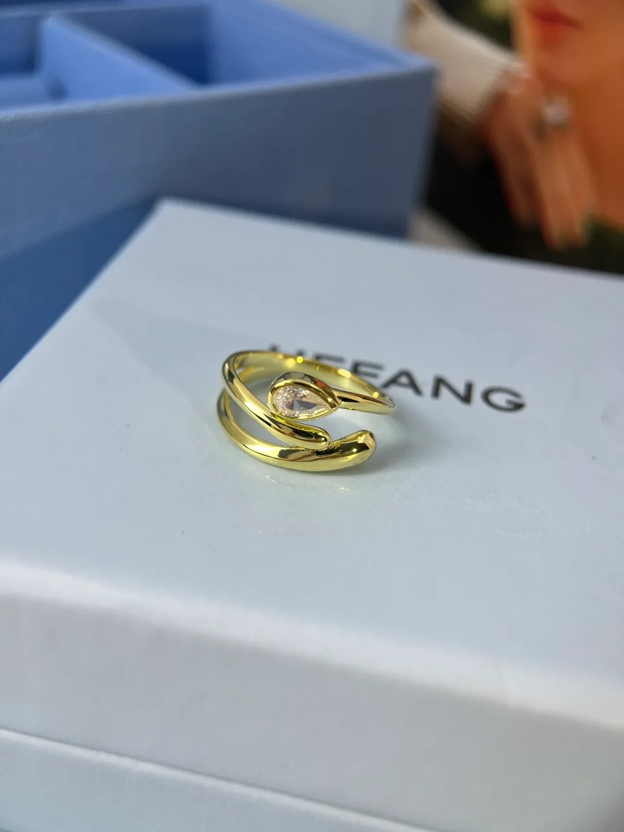 Tiffany & Co. سبليت شانك بير كت حجر خاتم 2