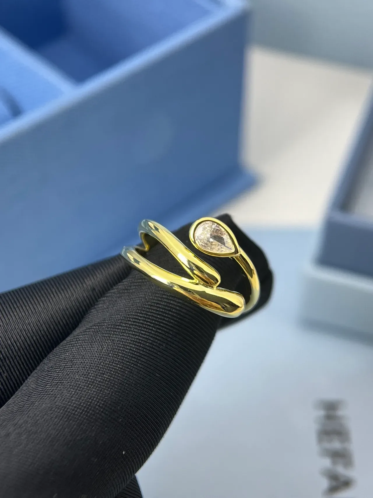 Tiffany & Co. سبليت شانك بير كت حجر خاتم 7