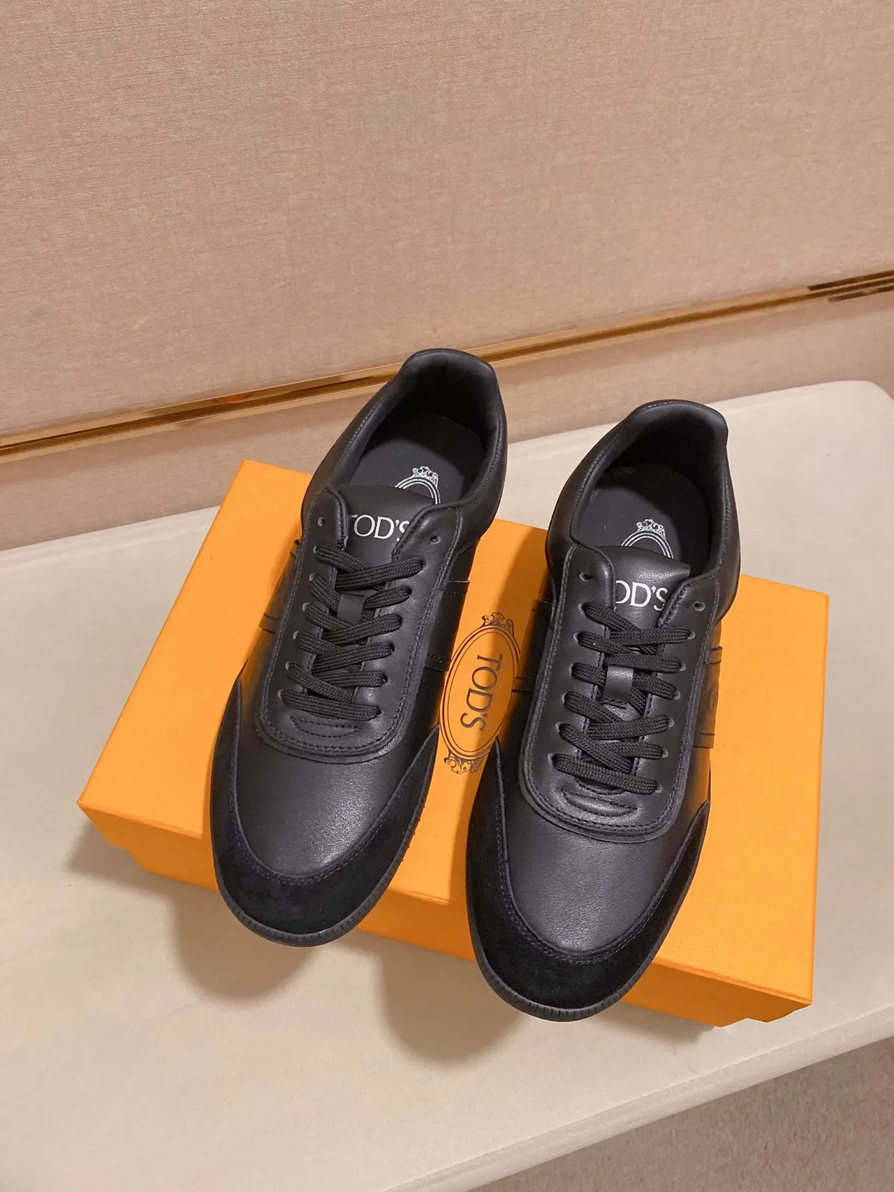 Sneakers lifestyle Tod's Gommino noires low-top hybrides cuir-suede 4
